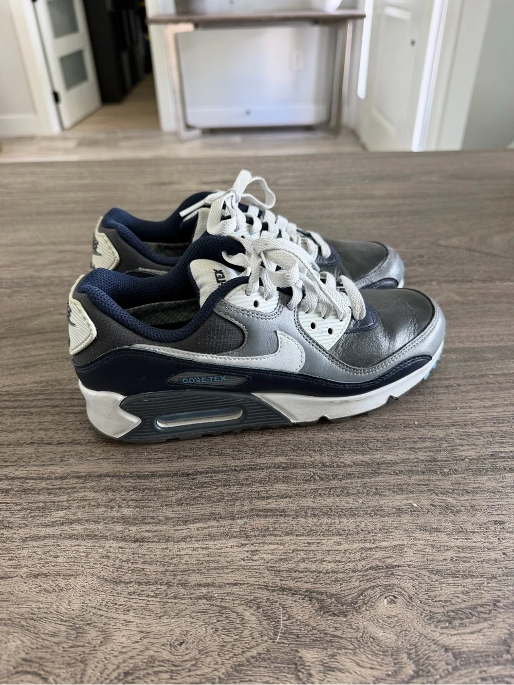 Nike Teen Nike Max Leather Sneakers in Black & Gray
